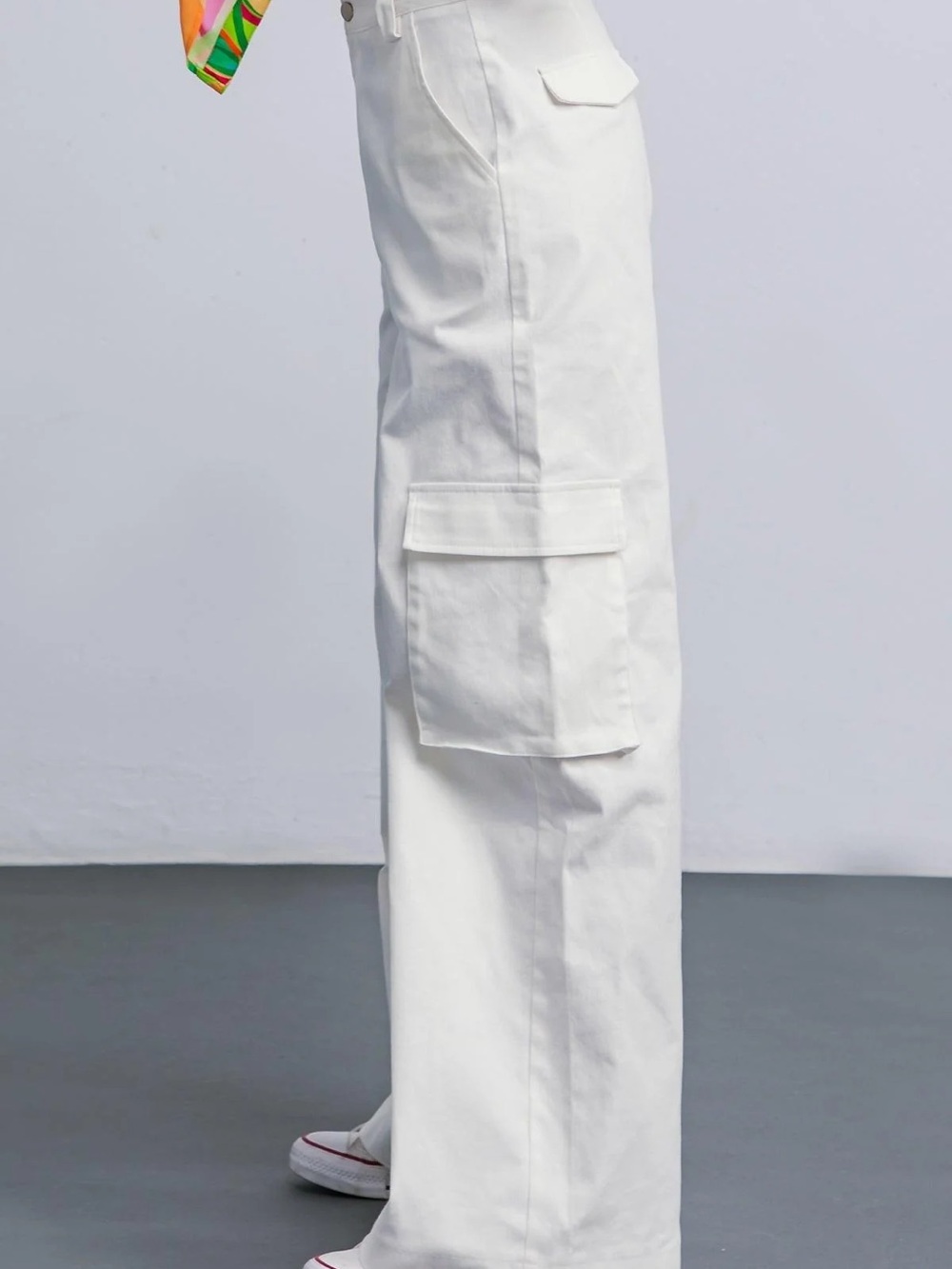 NWOT White Wide-Leg Cargo Pants - Picture 3 of 5